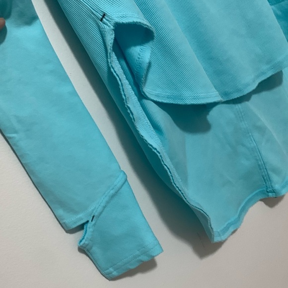 FP MOVEMENT Simply Layer Long Sleeve Open Back Oversized Top Blue Glow - Picture 11 of 14